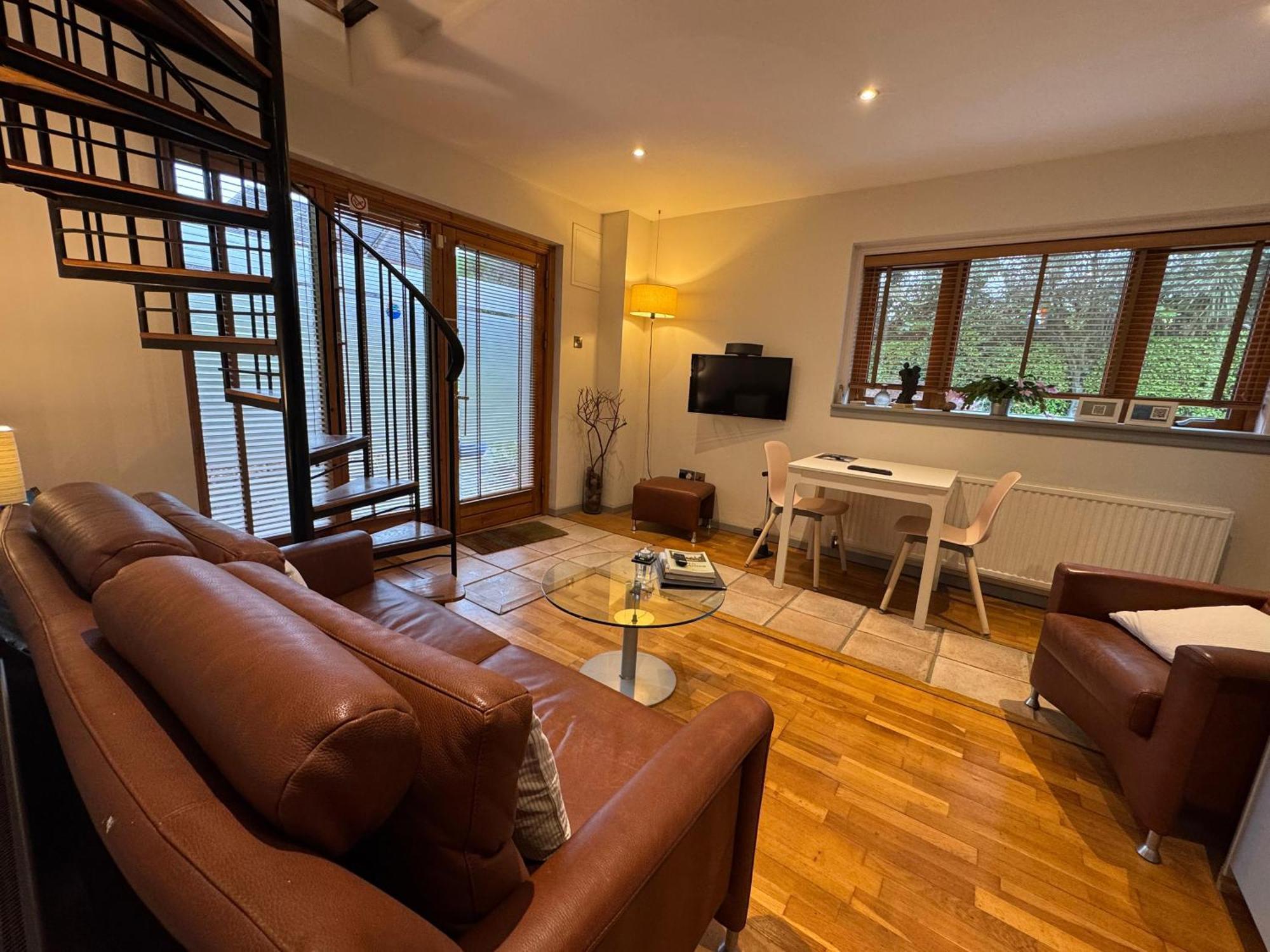 The Lodge At Bodenlodge Malahide Bagian luar foto